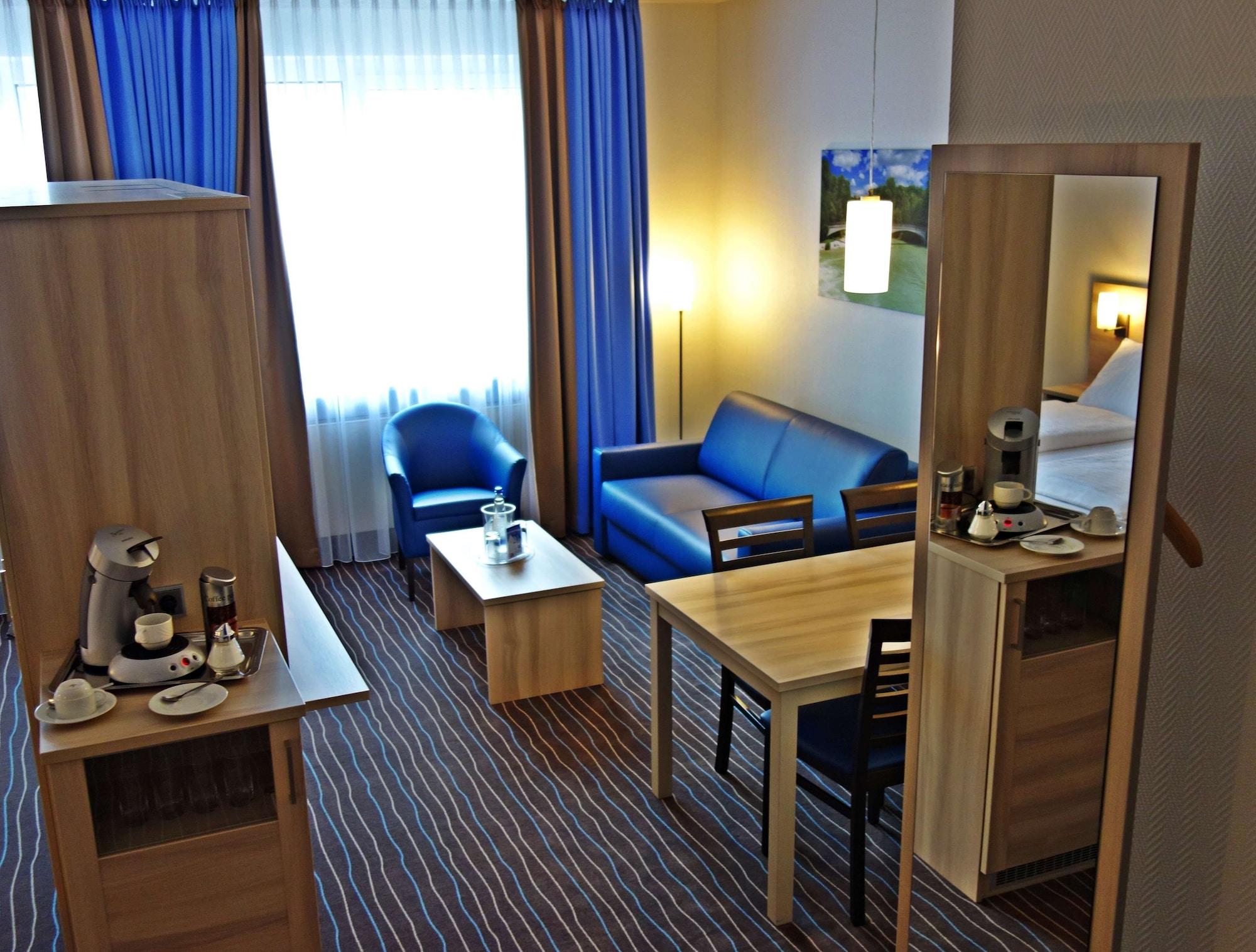Amber Econtel Hotel 3*
