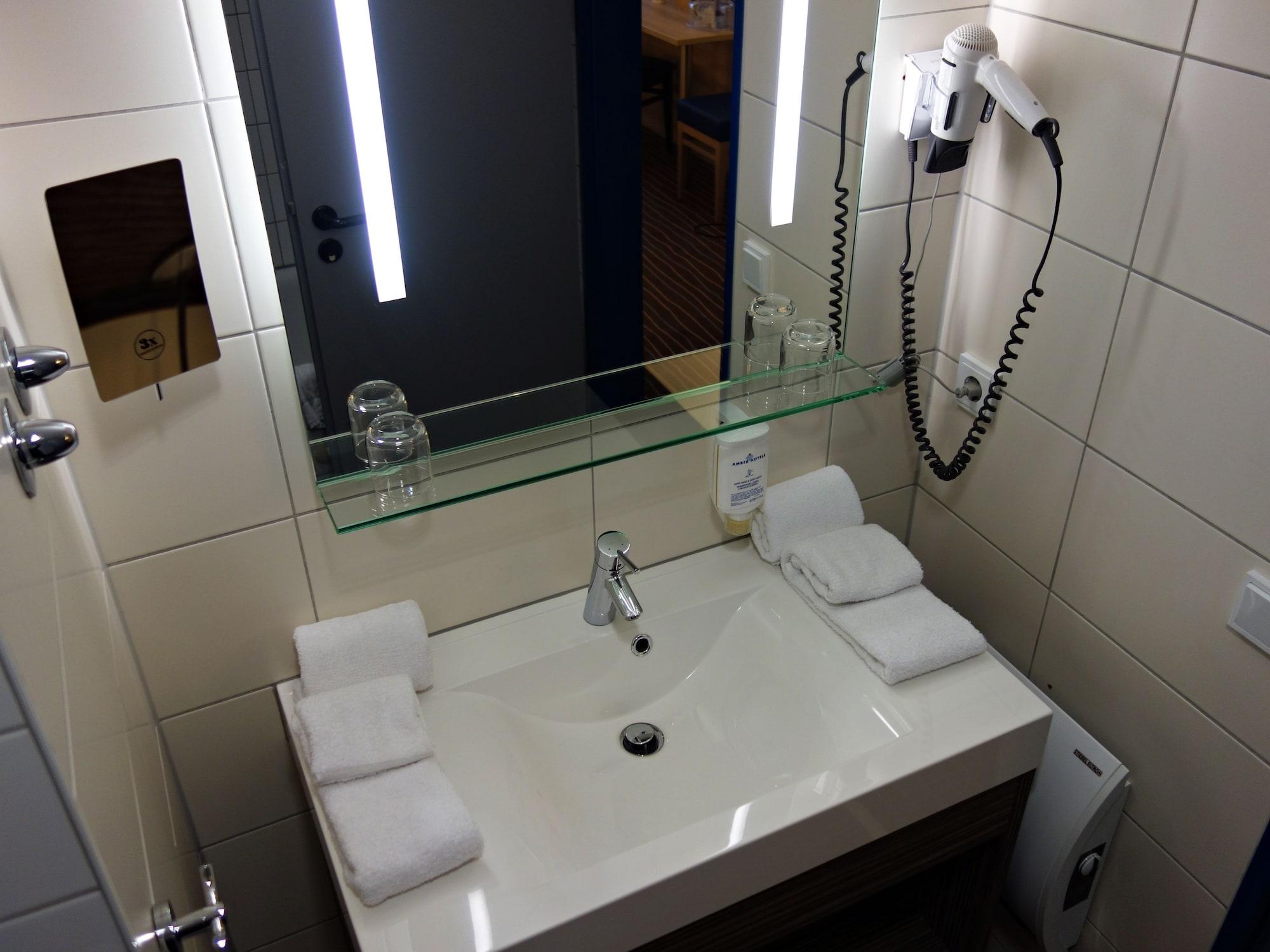 Amber Econtel 3*